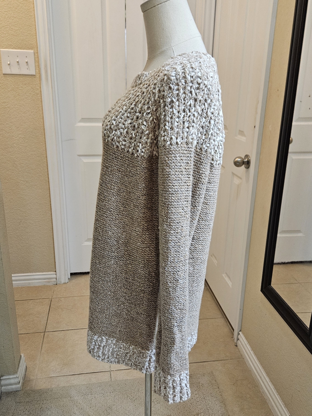 FATE Cozy Two-Tone Scoop Neck Sweater in Taupe and Cream Size Medium NWT - Picture 8 of 12